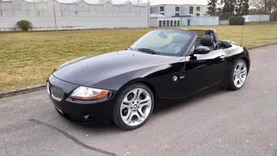 BMW Z4 3.0i Roadster — Cabriolet sportif d'exception, équipement premium complet — exterior view