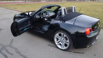 BMW Z4 3.0i Roadster — Cabriolet sportif d'exception, équipement premium complet — interior