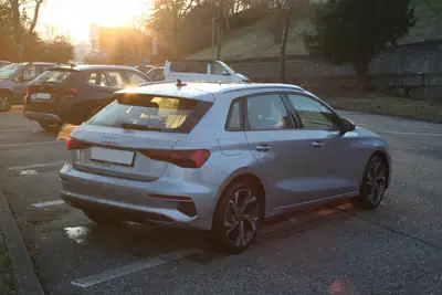 Audi A3 Sportback 35 TFSI — Compacte dynamique, 17 000 km, 5 ans de garantie — intérieur