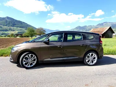 Renault Grand Scénic 1.6 dCi Zen — Minivan 7 places, diesel économe, 69'000 km — tableau de bord