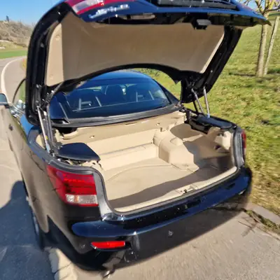 Lexus IS250C — Cabriolet sportif, 84'000 km, élégance noire intemporelle — détail