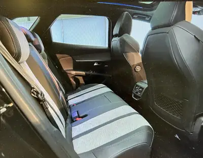 Peugeot 3008 300e Hybrid4 GT — SUV hybride rechargeable, 69 500 km, traction intégrale — Thumbnail 15