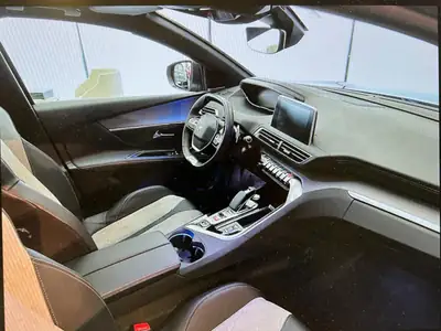 Peugeot 3008 300e Hybrid4 GT — SUV hybride rechargeable, 69 500 km, traction intégrale — Thumbnail 17