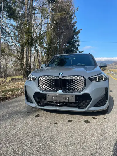 BMW iX1 xDrive 30 M Sport — SUV électrique performant, 33 800 km seulement — Detail