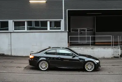 BMW M3 Coupé DSG Competition 2011 — Performance brute et carbone, 92'000 km — Seitenansicht