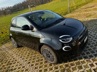 Fiat 500 Electric La Prima 2022 — Citadine électrique compacte, 40 500 km seulement — arrière