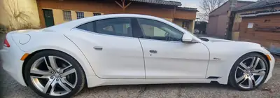 Fisker Karma Chic — Berline hybride rechargeable élégante, 56'000 km seulement — interni