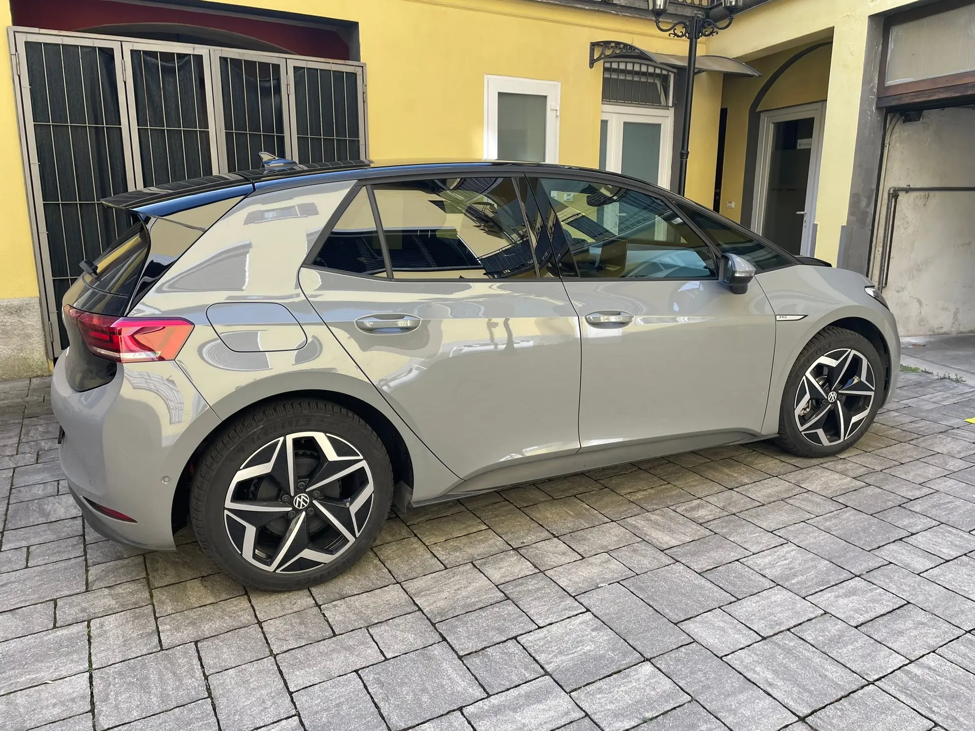Volkswagen ID.3 PRO 150 kW — Citadine électrique moderne, seulement 10'000 km