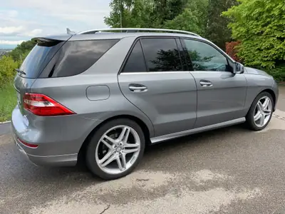 Mercedes-Benz ML 350 BlueTEC — SUV premium diesel 4×4, cuir et toit panoramique — arrière