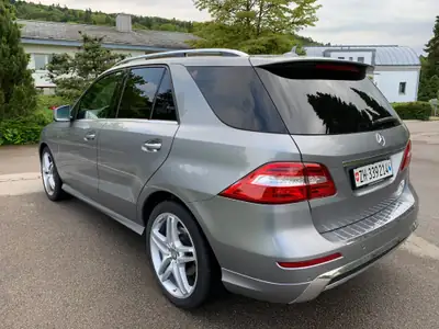 Mercedes-Benz ML 350 BlueTEC — SUV premium diesel 4×4, cuir et toit panoramique — Miniature 8