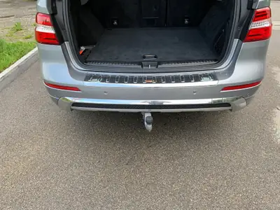 Mercedes-Benz ML 350 BlueTEC — SUV premium diesel 4×4, cuir et toit panoramique — Miniature 9