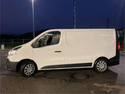 Renault Trafic 1.6 dCi 120 — Utilitaire robuste, 200 000 km, sans sinistre — exterior view