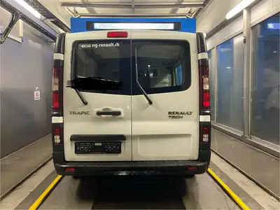 Renault Trafic 1.6 dCi 120 — Utilitaire robuste, 200 000 km, sans sinistre — rear view
