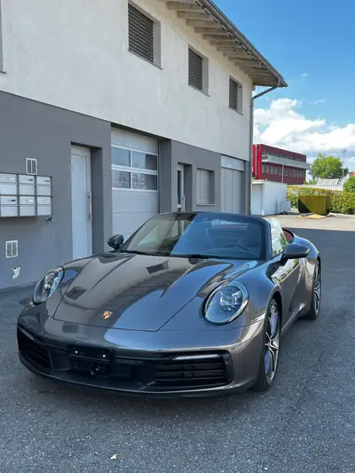 Porsche 911 Carrera 4S Cabriolet — Roadster légendaire, 61'000 km, PDK — Heckansicht