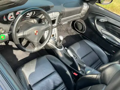 Porsche 911 Turbo Cabrio 2005 — Légendaire roadster turbo, boîte manuelle d'exception — Miniatura 8