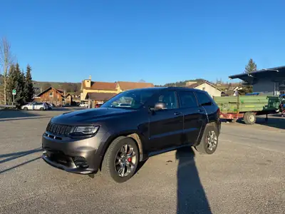 Jeep Grand Cherokee SRT 6.4 V8 — Muscle SUV américain, 468 ch, entretien complet — côté