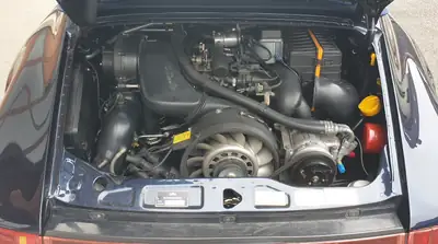 Porsche 911 Carrera 2 Cabrio 1991 — Légende décapotable avec homologation véhicule historique — détail