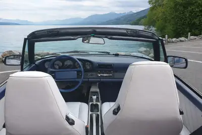 Porsche 911 Carrera 2 Cabrio 1991 — Légende décapotable avec homologation véhicule historique — intérieur
