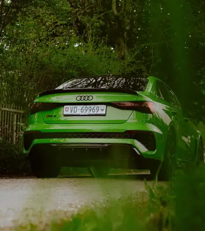 Audi RS3 Limousine 2.5 TSI quattro — 400 ch, transmission S-tronic, berline sportive premium — arrière