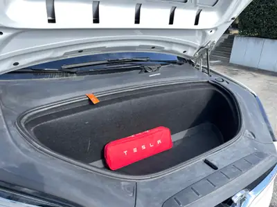 Tesla Model X Maximale Reichweite — SUV électrique 562 ch, autonomie exceptionnelle — Thumbnail 11