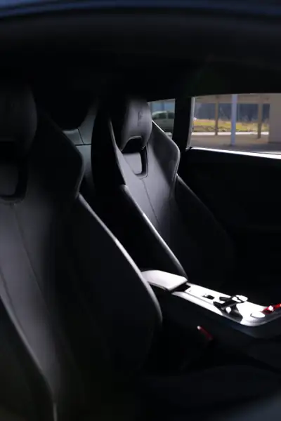 Lamborghini Huracán LP610-4 Coupé — Supercar 610 ch, kilométrage quasi neuf — intérieur