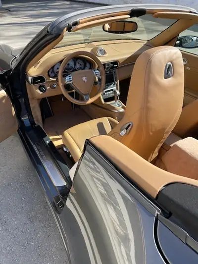 Porsche 911 Carrera 4S Cabrio — Cabriolet sportif all-wheel drive, 76'000 km — arrière