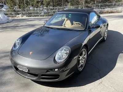 Porsche 911 Carrera 4S Cabrio — Cabriolet sportif all-wheel drive, 76'000 km — vue extérieure