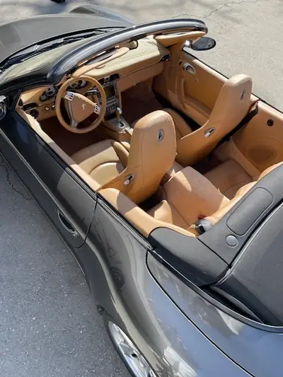 Porsche 911 Carrera 4S Cabrio — Cabriolet sportif all-wheel drive, 76'000 km — tableau de bord