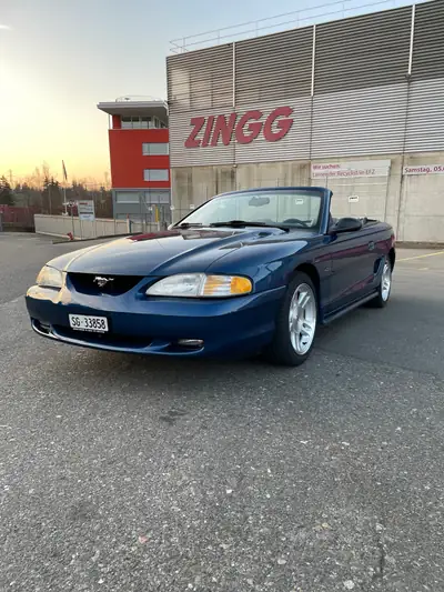 Ford Mustang GT Convertible 2000 — Légende américaine décapotable, 69'000 km — vista esterna