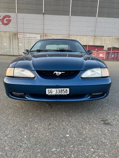 Ford Mustang GT Convertible 2000 — Légende américaine décapotable, 69'000 km — Miniatura 12