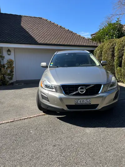 Volvo XC60 Diesel — SUV coupé élégant, transmission automatique, sans sinistre — Außenansicht