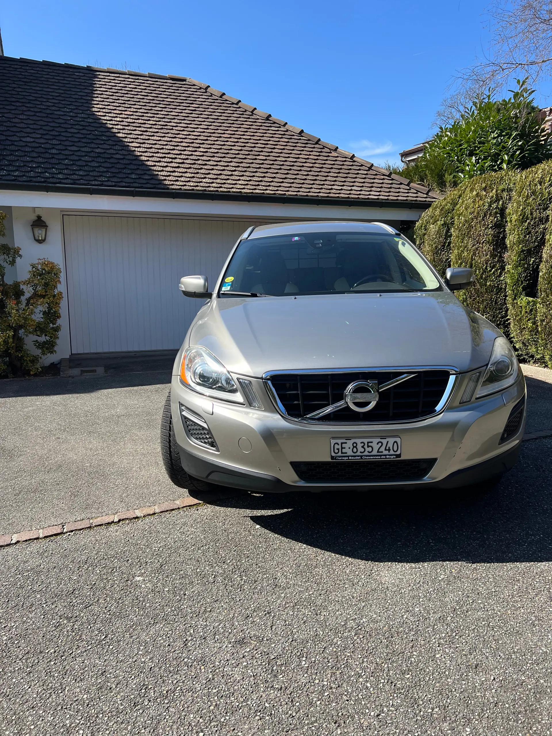Volvo XC60 Diesel — SUV coupé élégant, transmission automatique, sans sinistre — Außenansicht