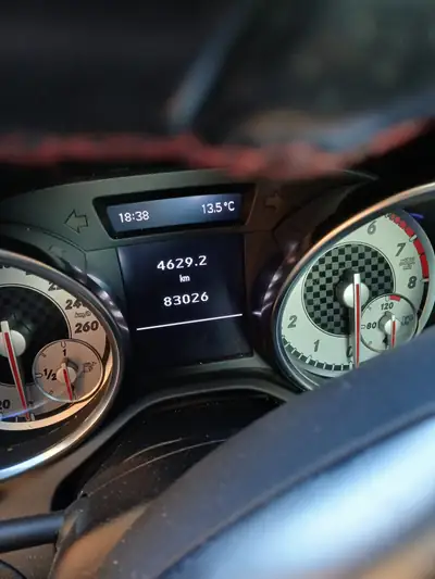Mercedes-Benz SLK 200 — Cabriolet sportif AMG Line, 84'000 km, noir élégant — Miniature 7