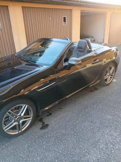 Mercedes-Benz SLK 200 — Cabriolet sportif AMG Line, 84'000 km, noir élégant — Miniature 8