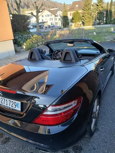 Mercedes-Benz SLK 200 — Cabriolet sportif AMG Line, 84'000 km, noir élégant — Miniature 10