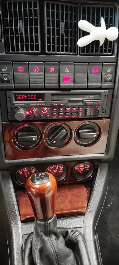 Audi Cabriolet 2.3 E — Roadster années 90, moteur essence performant, sans sinistre — Heckansicht