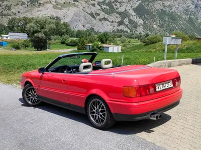 Audi Cabriolet 2.3 E — Roadster années 90, moteur essence performant, sans sinistre — Innenraum