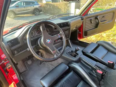BMW M3 E30 1989 — Légende sportive rouge, 54 500 km, boîte manuelle — Miniatura 8