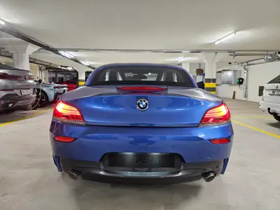 BMW Z4 sDrive35i — Cabriolet sportif, 306 ch et transmission manuelle — Miniature 9