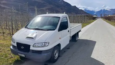 Hyundai H-1 Camionnette 2.5 TDI — Utilitaire robuste, diesel économique, 130'000 km — côté
