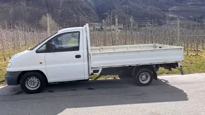 Hyundai H-1 Camionnette 2.5 TDI — Utilitaire robuste, diesel économique, 130'000 km — détail
