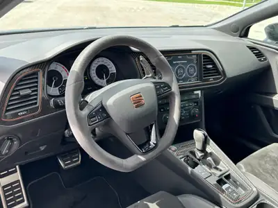 SEAT Leon 2.0 TSI Cupra R — 300 ch, sportive affûtée à 90'000 km — côté