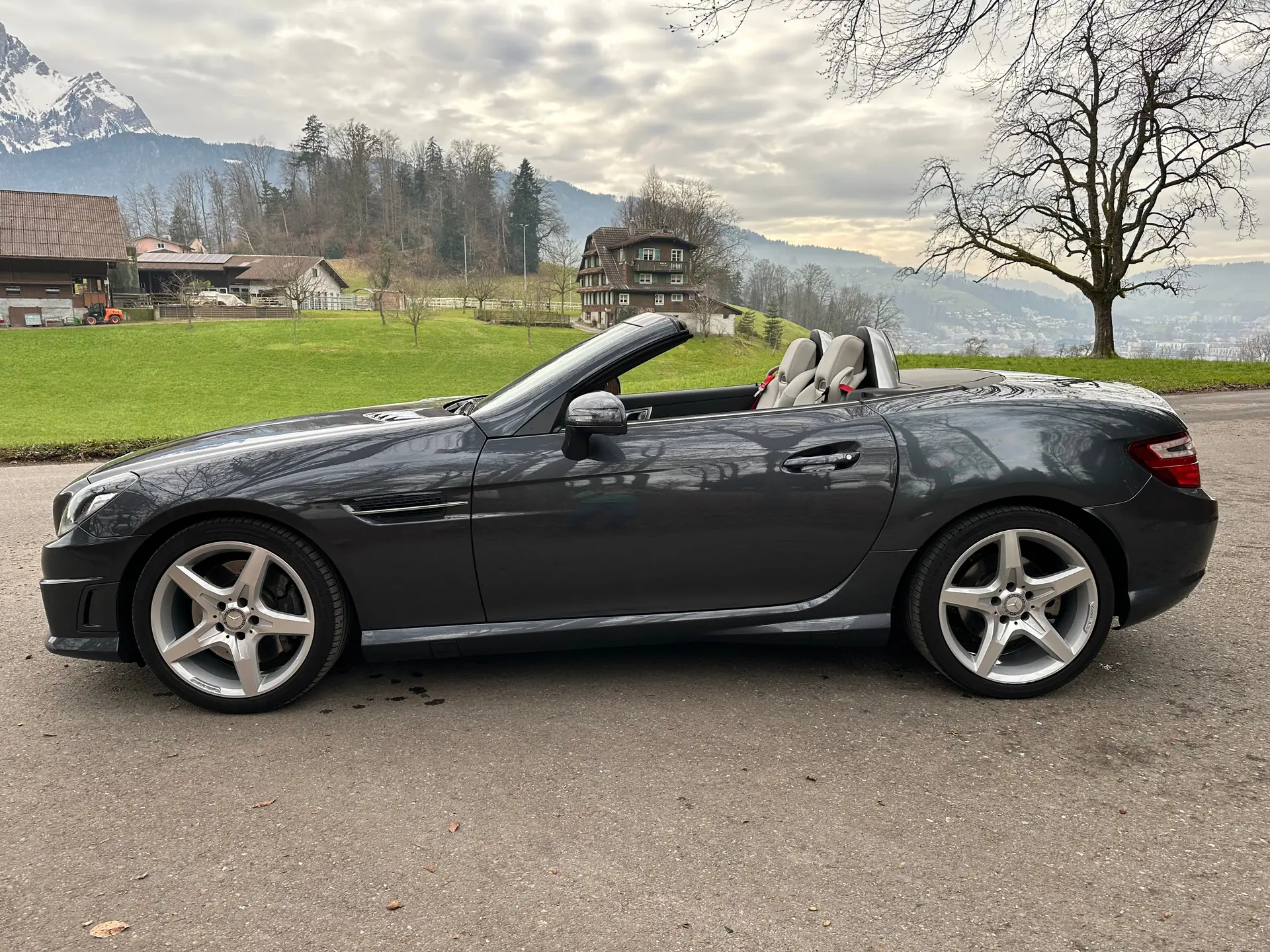 Mercedes-Benz SLK 250 AMG Paket — Cabriolet sportif, 204 ch, entretien impeccable — Außenansicht