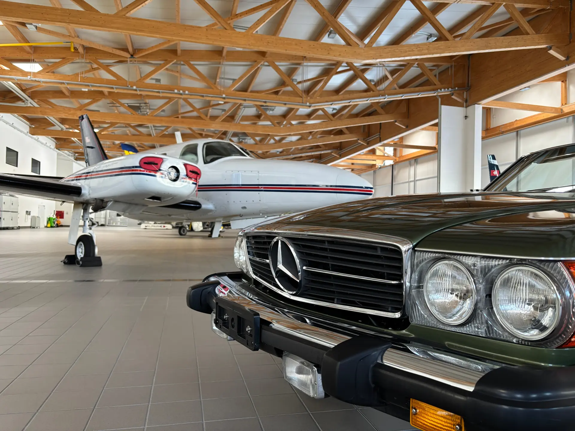 Mercedes-Benz SL 380 — Roadster mythique 1984, 16500 km seulement, version US rare