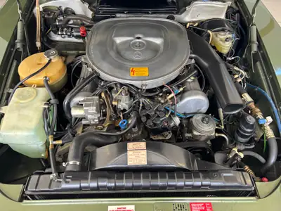 Mercedes-Benz SL 380 — Roadster mythique 1984, 16500 km seulement, version US rare — Miniatura 12