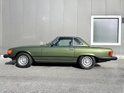 Mercedes-Benz SL 380 — Roadster mythique 1984, 16500 km seulement, version US rare — Miniatura 13