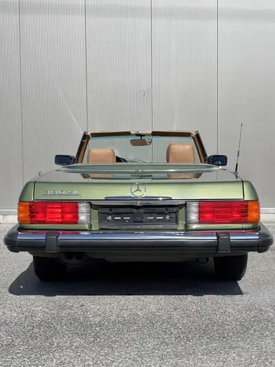 Mercedes-Benz SL 380 — Roadster mythique 1984, 16500 km seulement, version US rare — Miniatura 24