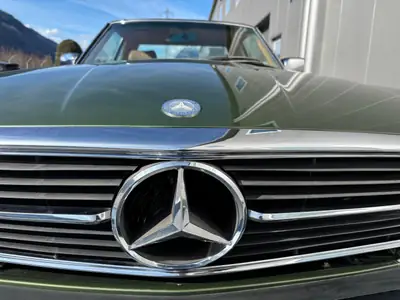 Mercedes-Benz SL 380 — Roadster mythique 1984, 16500 km seulement, version US rare — Miniatura 22
