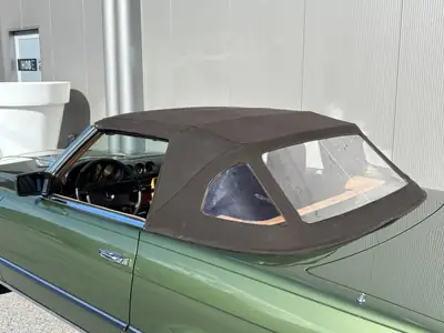 Mercedes-Benz SL 380 — Roadster mythique 1984, 16500 km seulement, version US rare — Miniatura 28