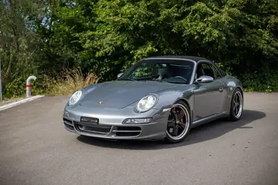 Porsche 911 Carrera S Cabrio 997 — Roadster légendaire, seulement 1000 km au compteur — détail